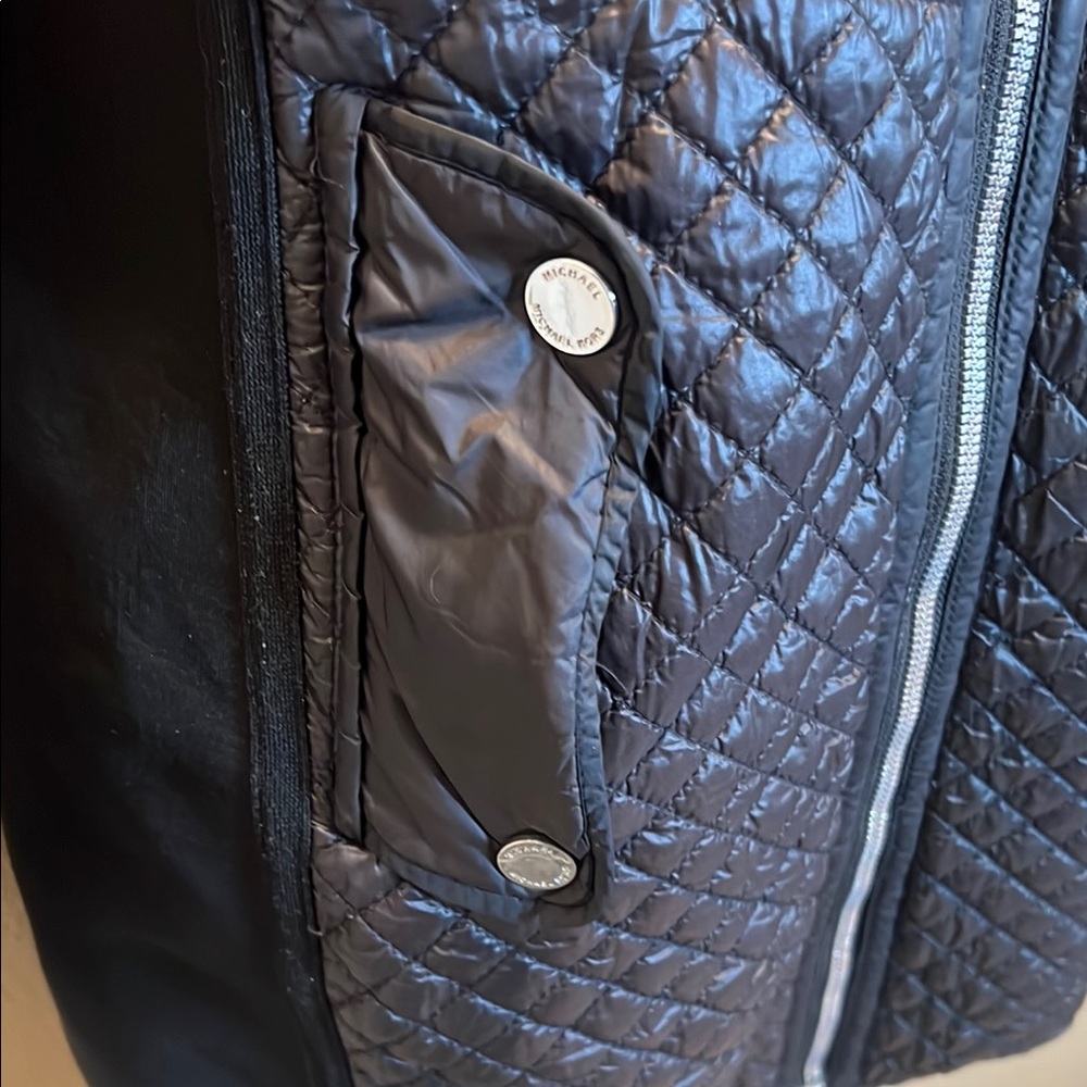 MICHAEL KORS Women's Black Mixed Media Coat Hooded Quilt Jacket Silver
Logo Sz S - Picture 3 of 16
